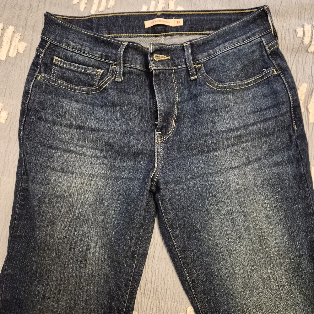 Levis 710 Super Skinny 28 Size Blue Jeans